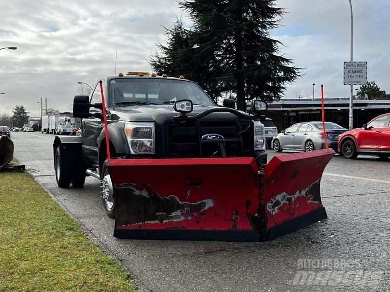 Ford F-550 Snøploger- og skjær