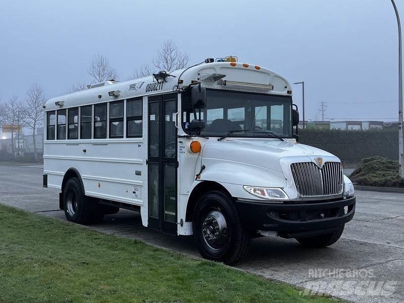 International 4200 Minibusser