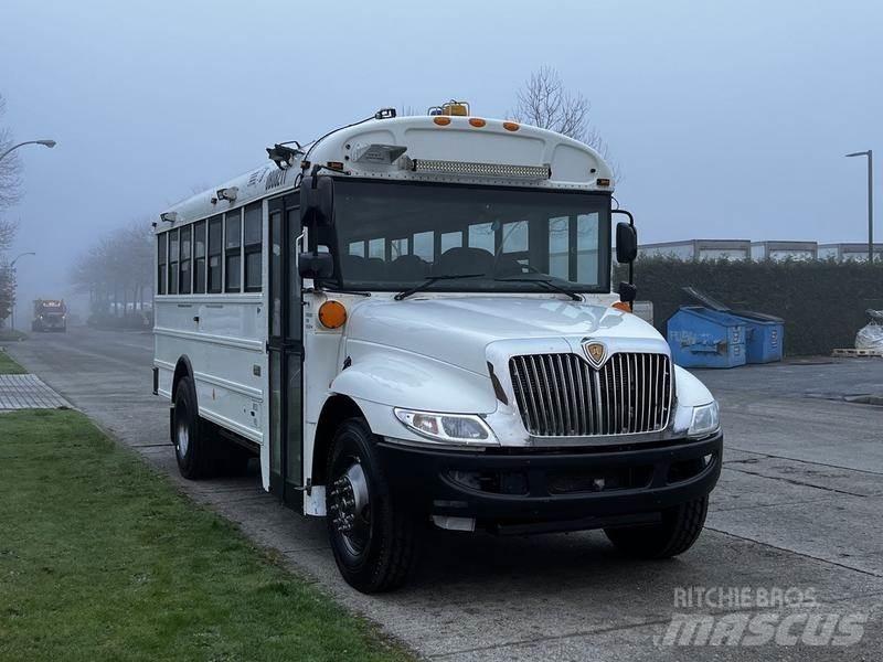 International 4200 Minibusser