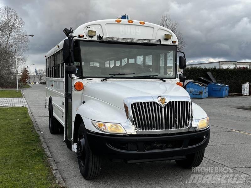 International 4200 Minibusser