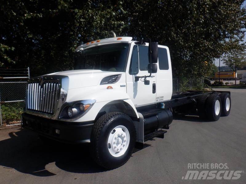 International 7400 Chassis
