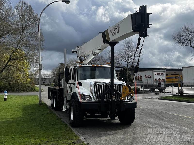 International 7500 Kranbil