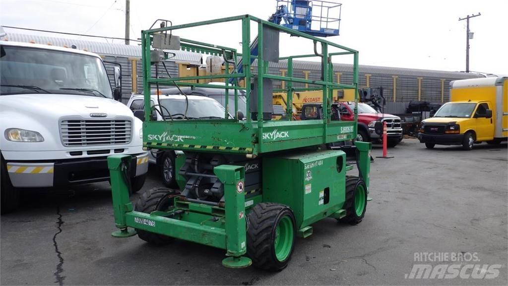 SkyJack SJ6826RT Sakselifter