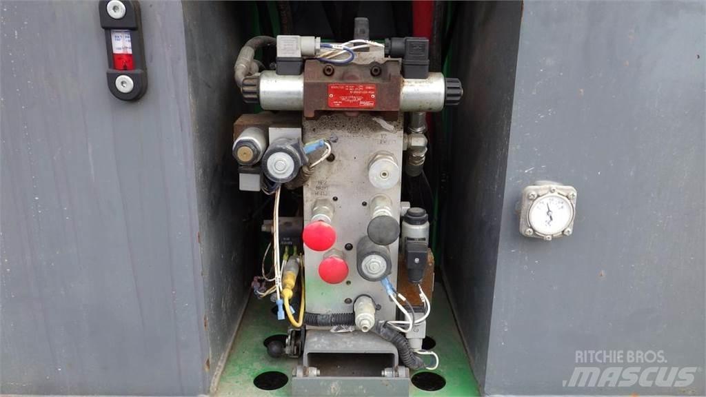 SkyJack SJ6826RT Sakselifter