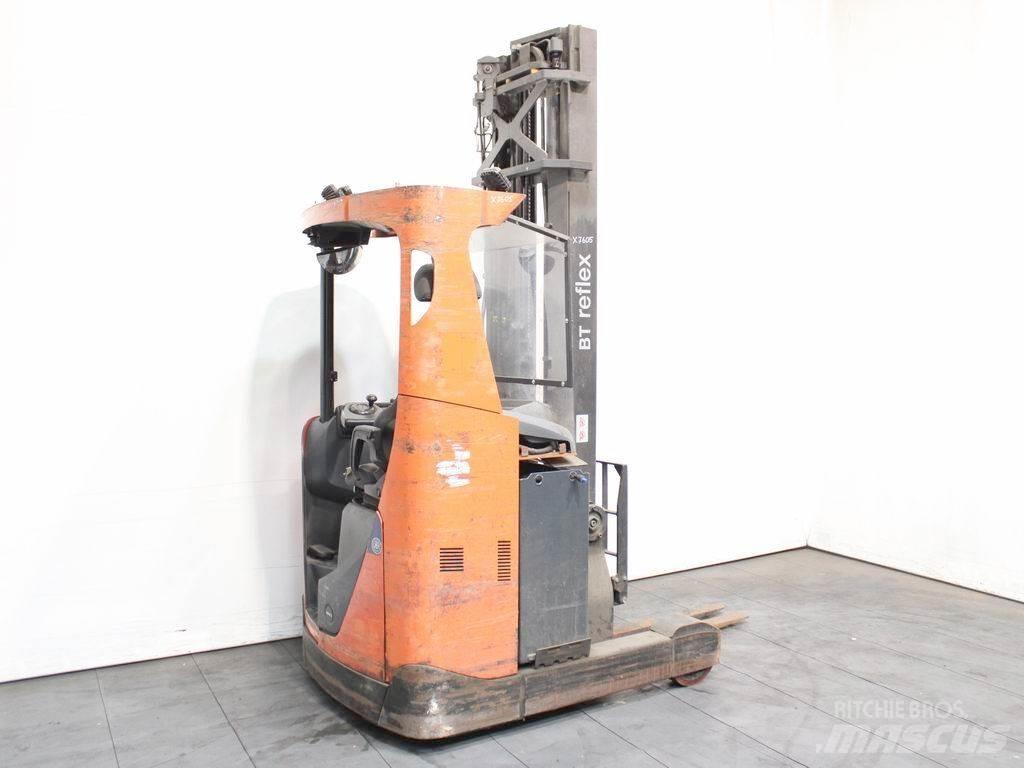BT RRE 140 Skyvemasttruck