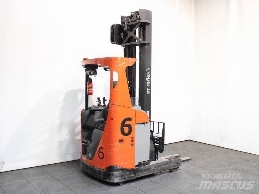 BT RRE 160 Skyvemasttruck