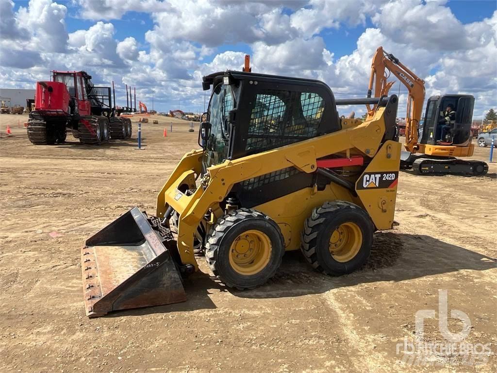 CAT 242D Kompaktlastere