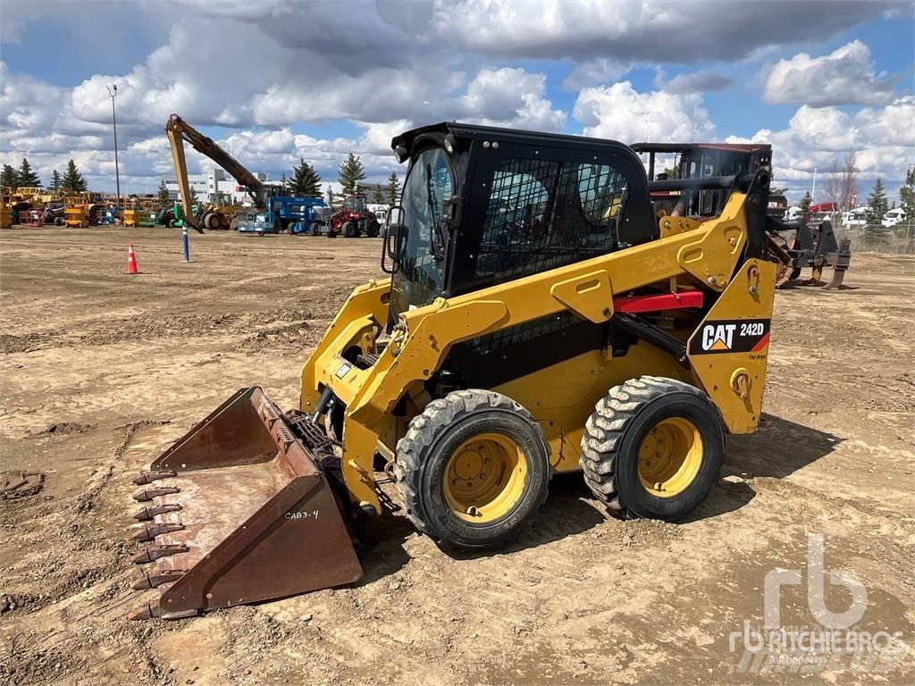 CAT 242D Kompaktlastere
