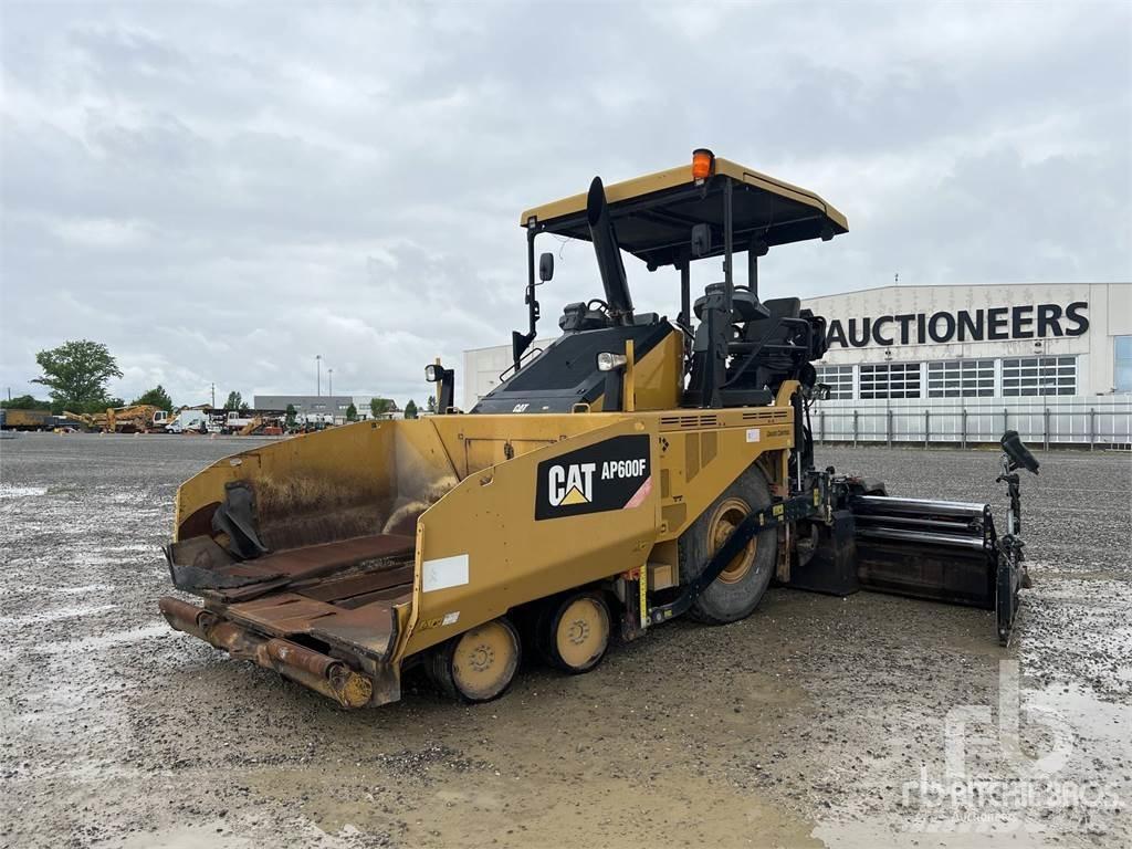 CAT AP600F Asfaltutleggere