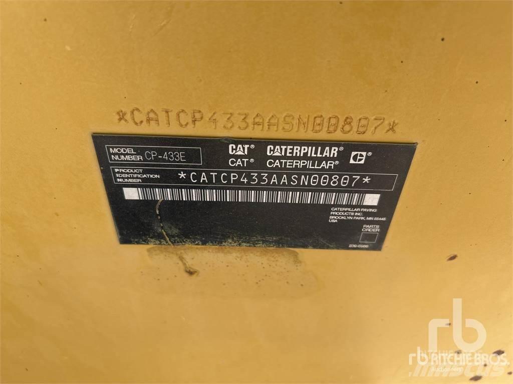 CAT CP433E Avfallspresser