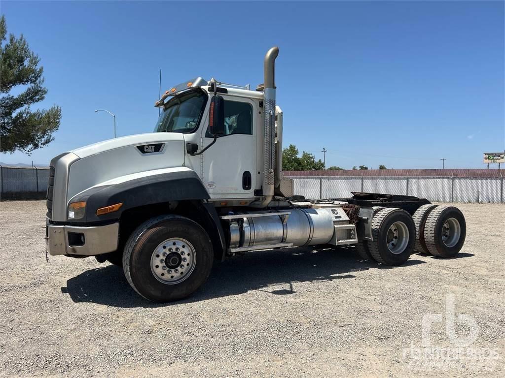 CAT CT660 Trekkvogner
