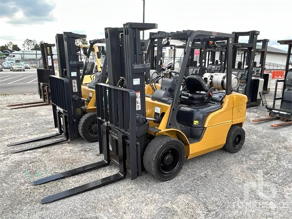 CAT GP30N Diesel Trucker