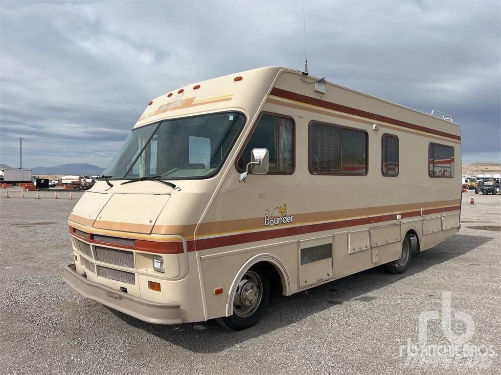 Chevrolet P30 Bobil og campingvogn
