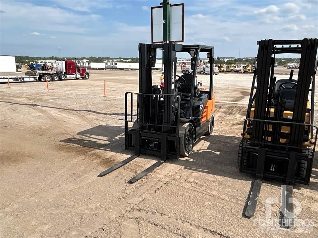 Doosan G25N-7 Diesel Trucker