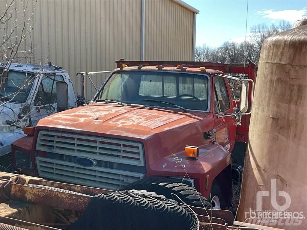 Ford F-700 Planbiler