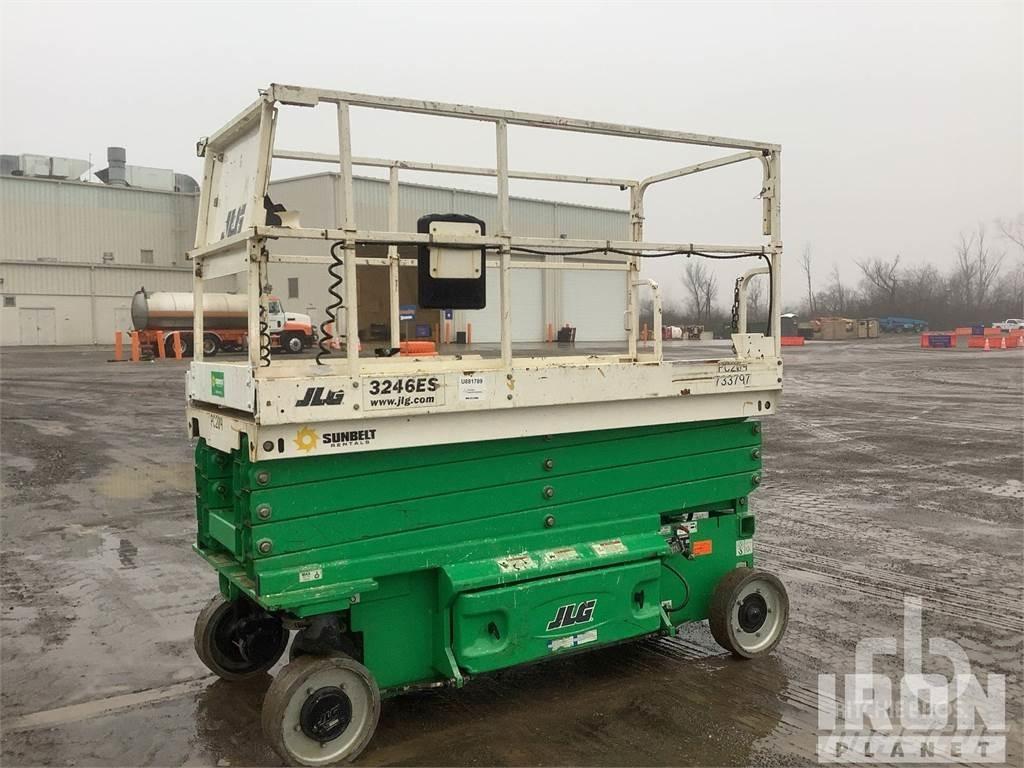 JLG 3246ES Sakselifter