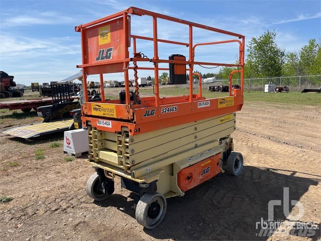 JLG 3246ES Sakselifter