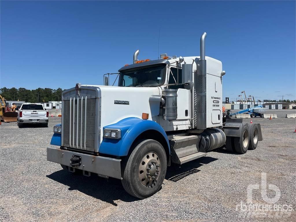 Kenworth W900L Trekkvogner