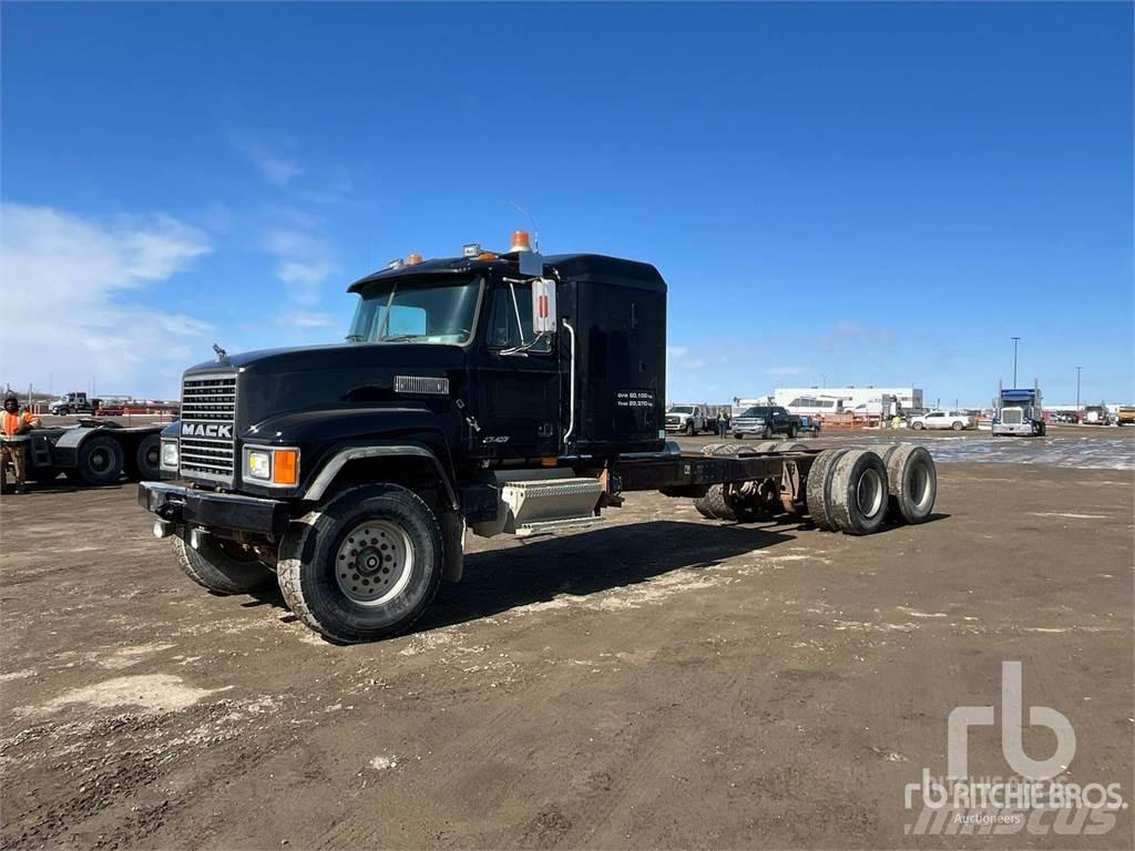 Mack CH613 Chassis