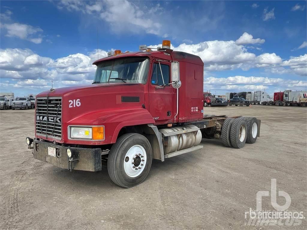 Mack CH613 Chassis