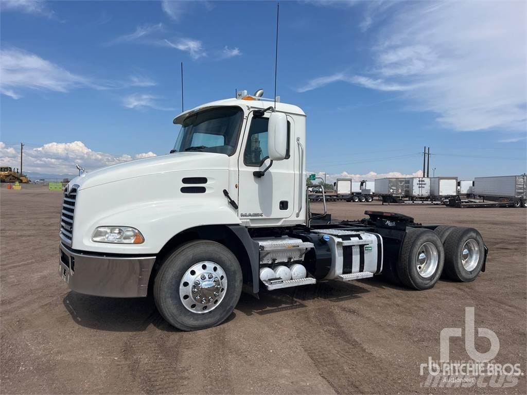 Mack CH613 Trekkvogner
