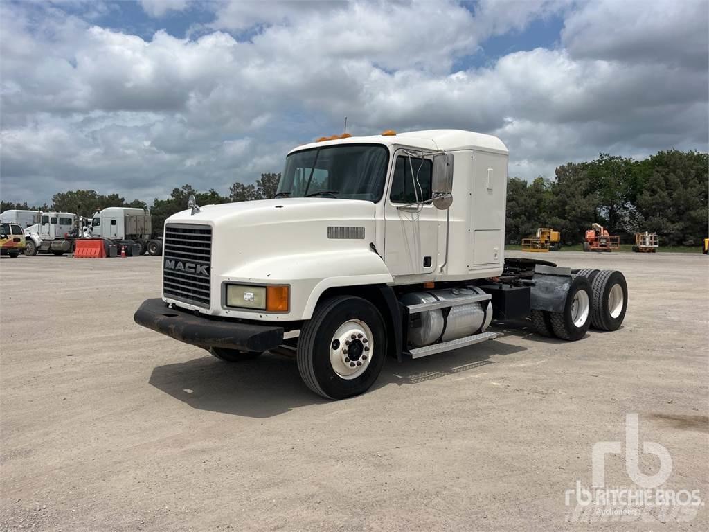 Mack CH613 Trekkvogner