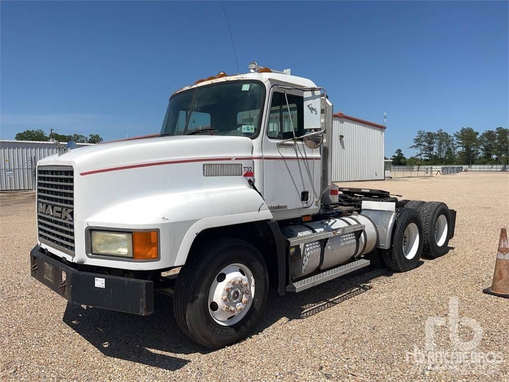 Mack CH613 Trekkvogner