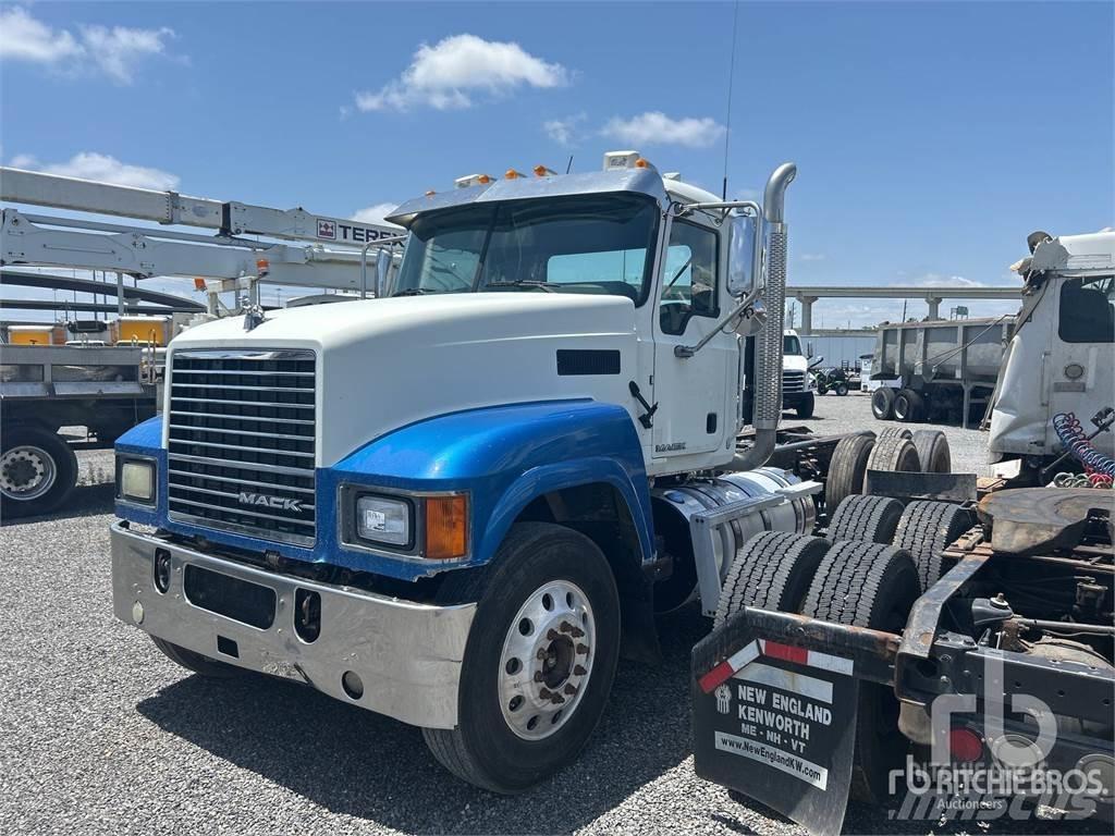 Mack CHU613 Chassis