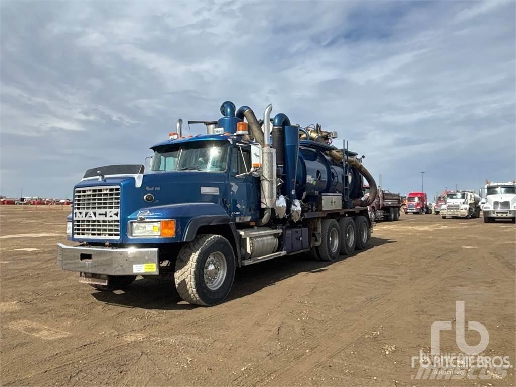 Mack CL713 Slamsugere