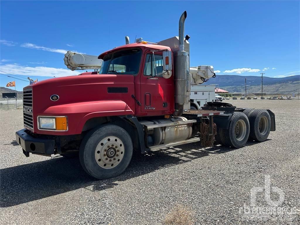 Mack CL713 Trekkvogner