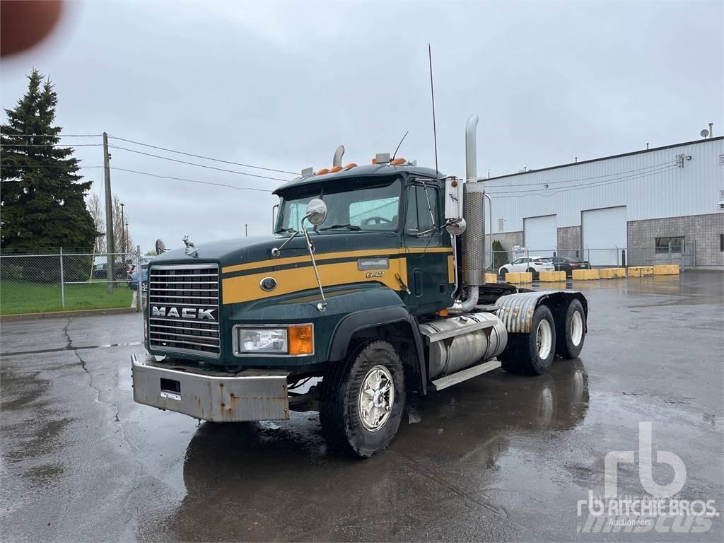 Mack CL713 Trekkvogner