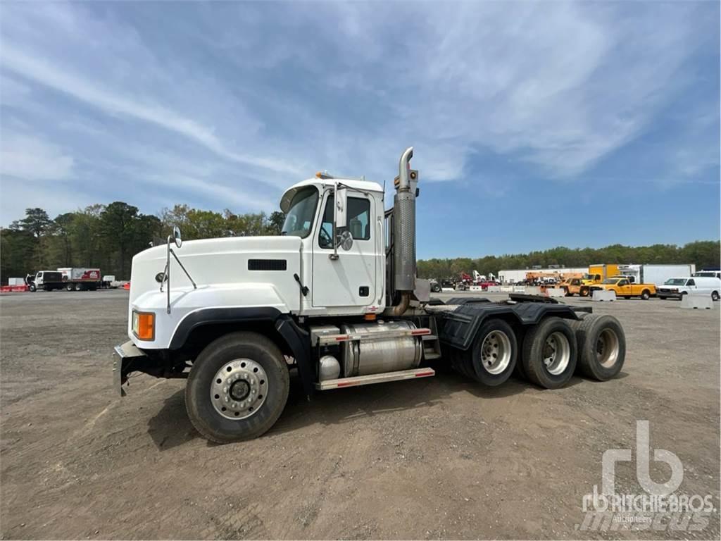 Mack CL733 Trekkvogner