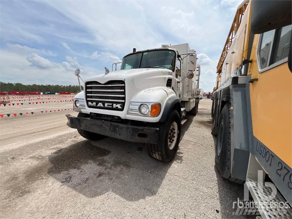 Mack CV713 Kommunalt / generelt kjøretøy