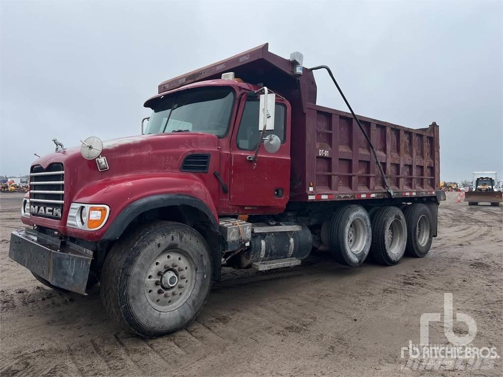 Mack CV713 Tippbil