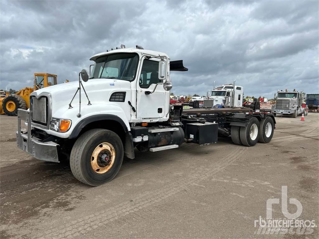Mack CV713 Kabelløft lastebiler