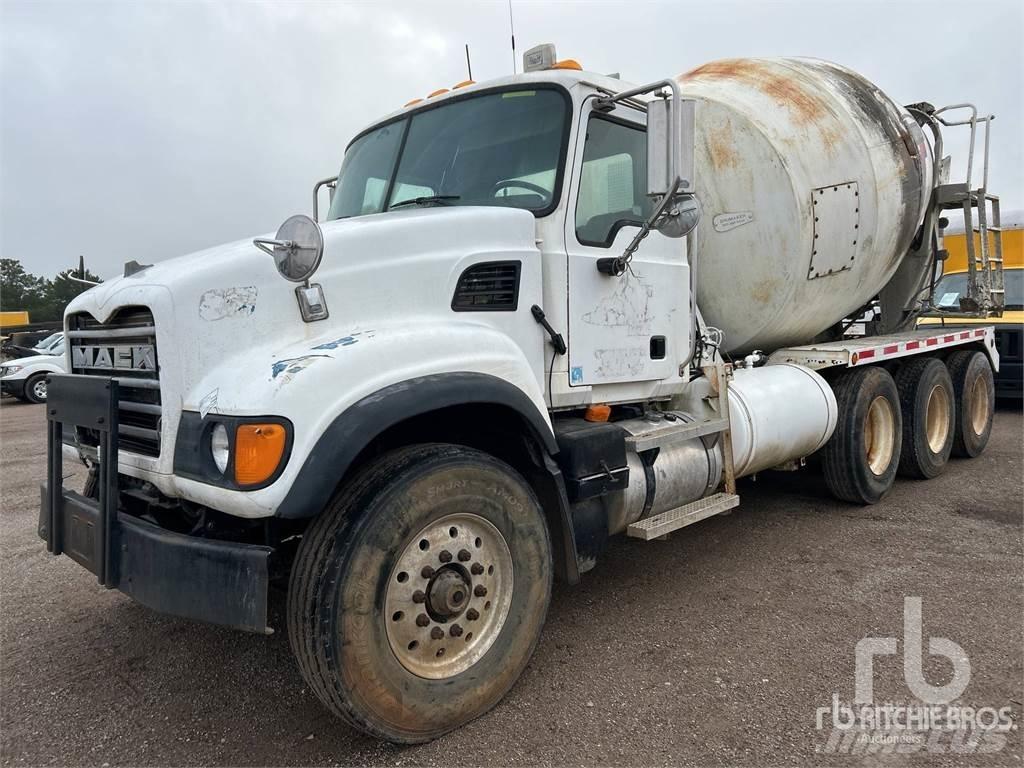 Mack CV713 Betongbiler