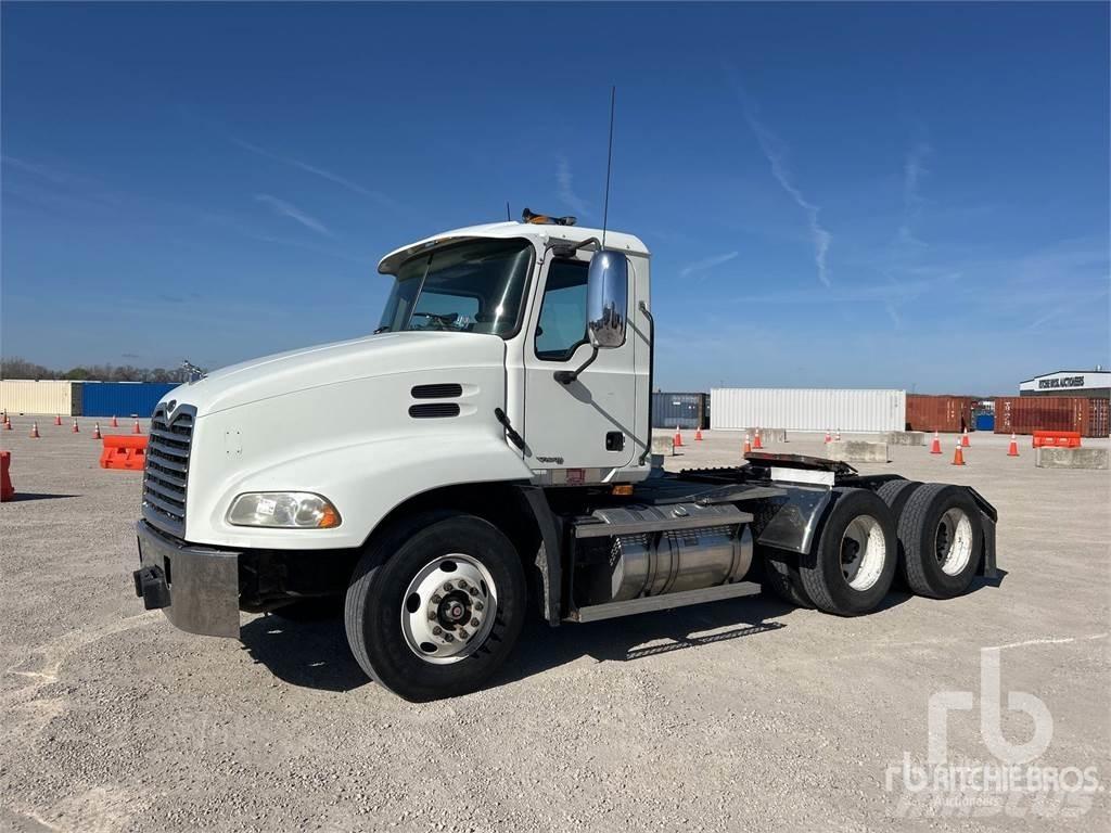 Mack CX613 Trekkvogner