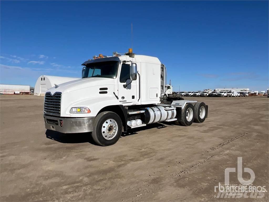 Mack CXU613 Trekkvogner