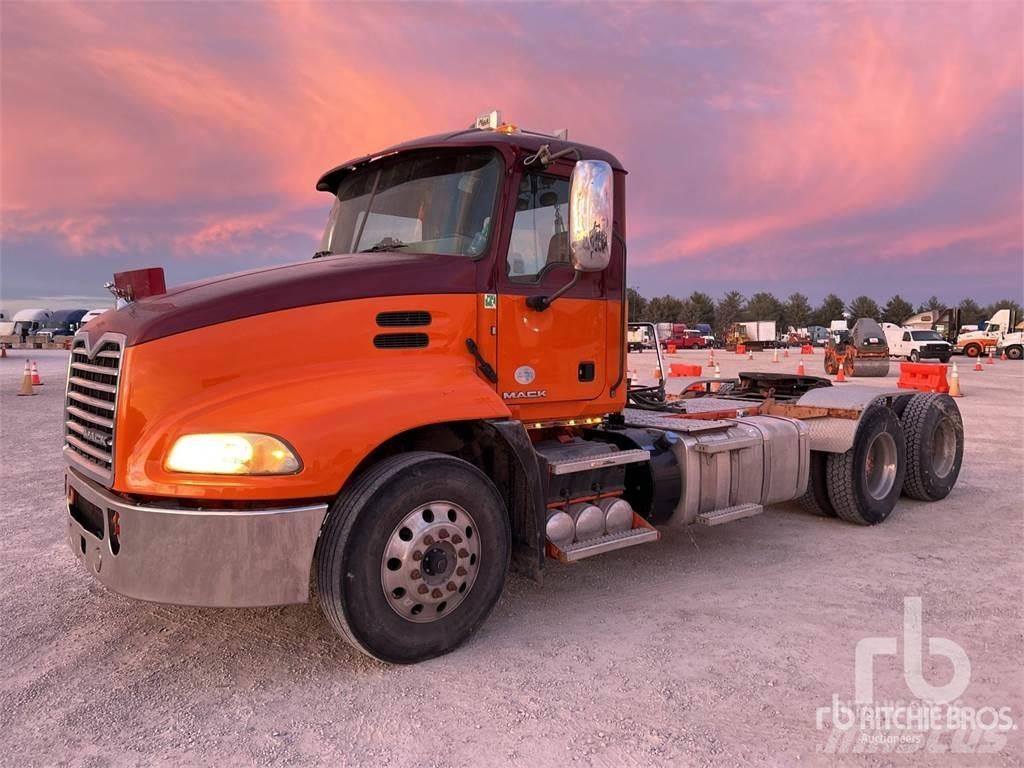 Mack CXU613 Trekkvogner