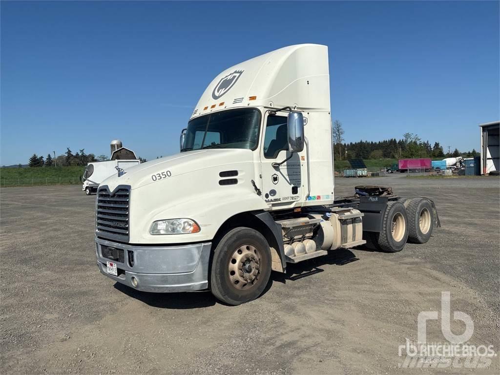 Mack CXU613 Trekkvogner
