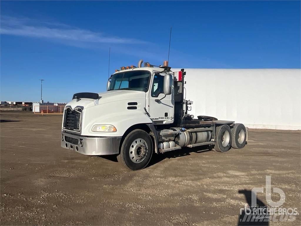 Mack CXU613 Trekkvogner