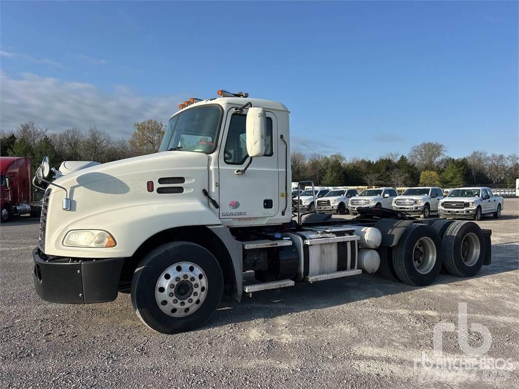 Mack CXU613 Trekkvogner