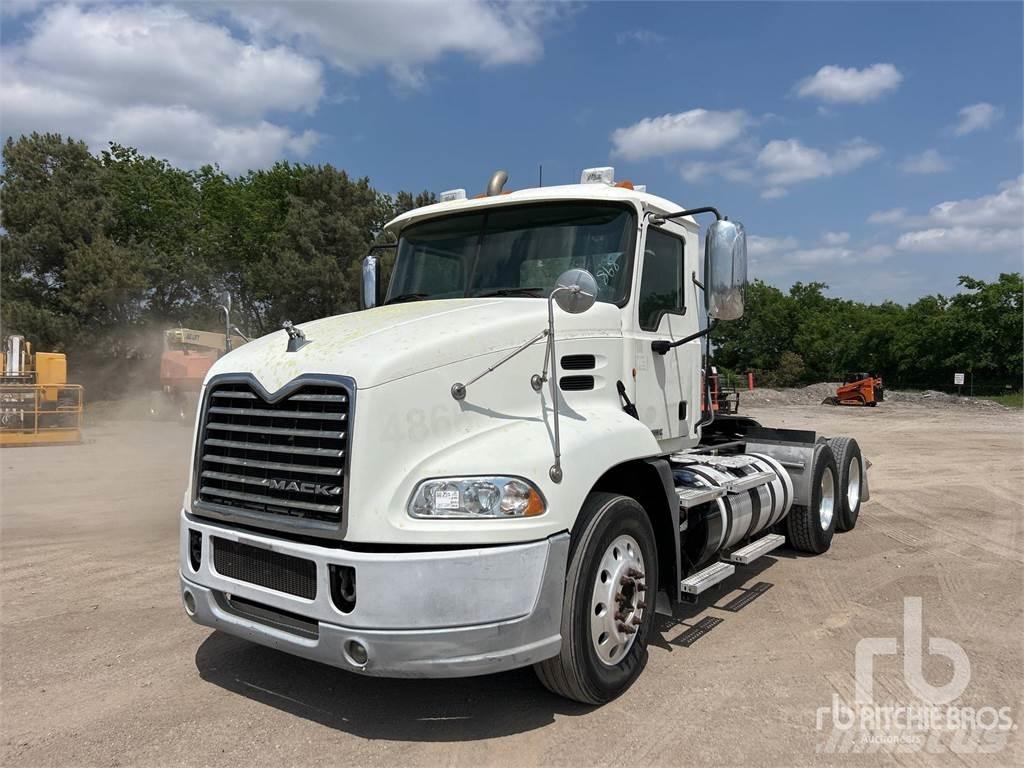 Mack CXU613 Trekkvogner
