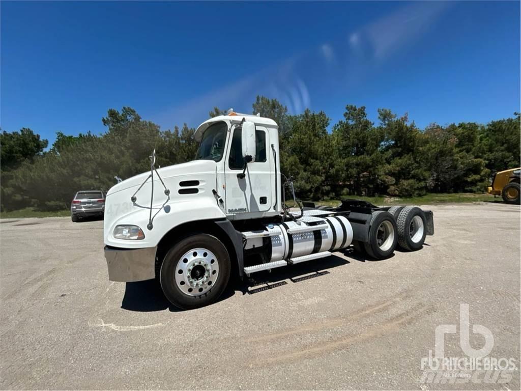 Mack CXU613 Trekkvogner