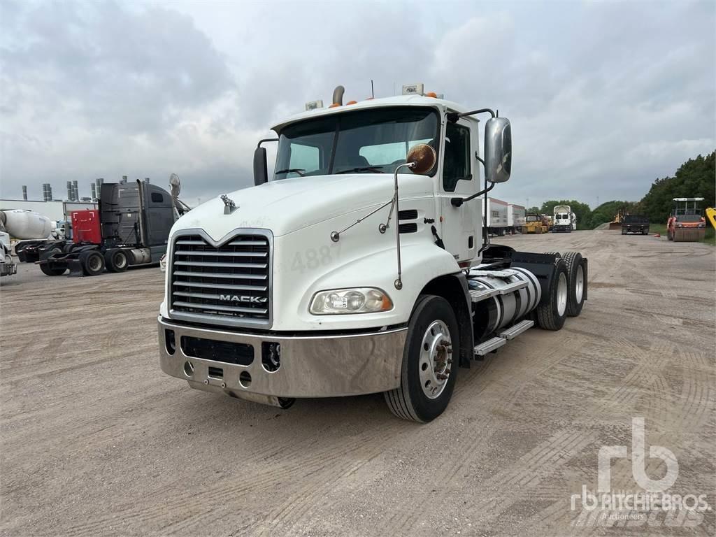 Mack CXU613 Trekkvogner