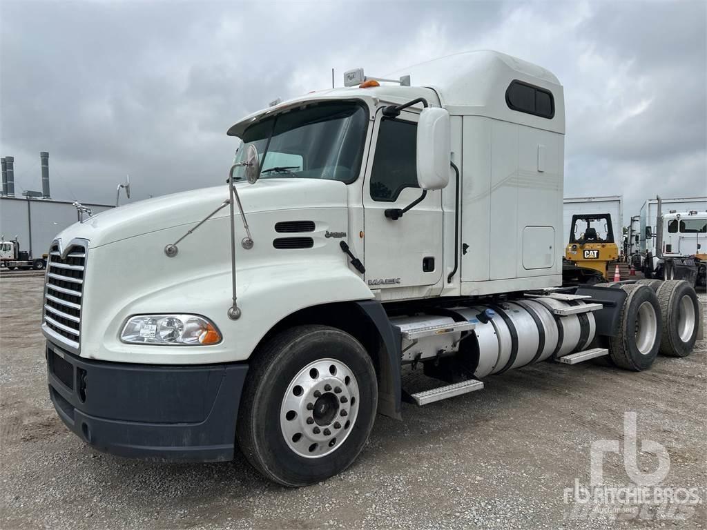Mack CXU613 Trekkvogner