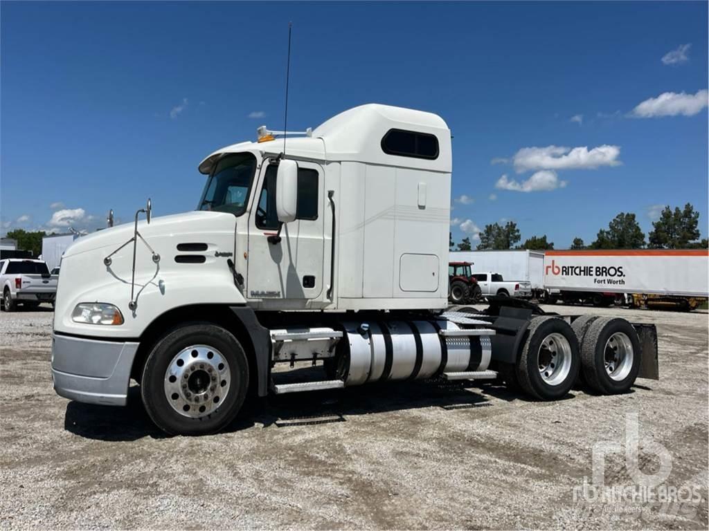Mack CXU613 Trekkvogner