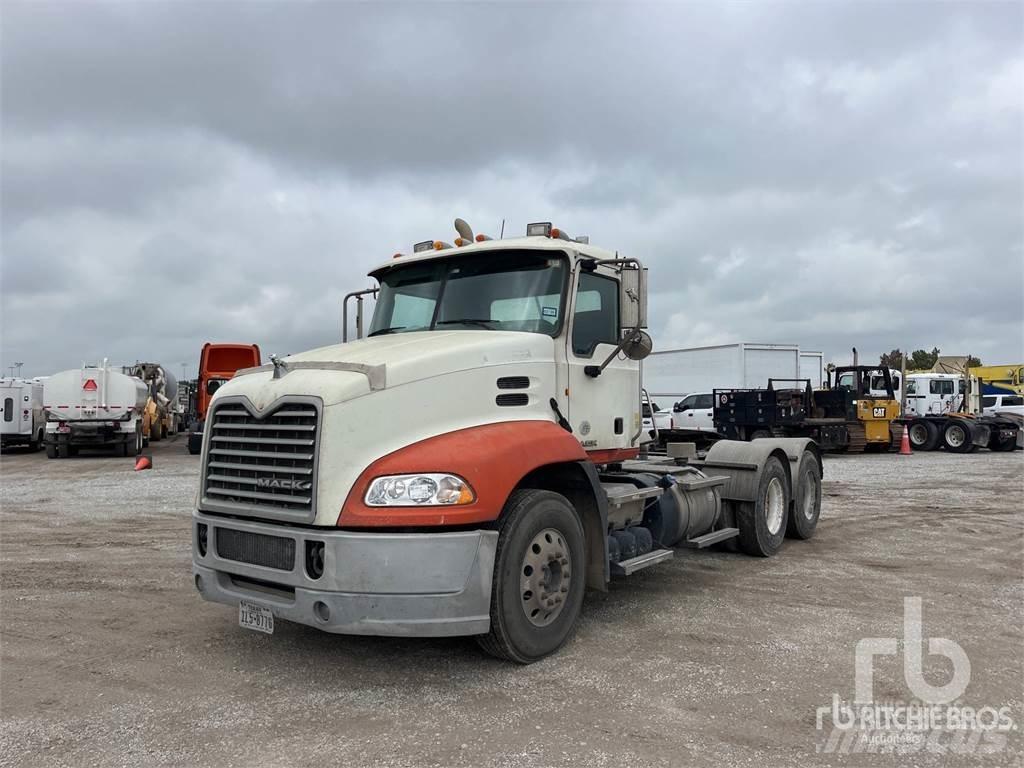 Mack CXU613 Trekkvogner