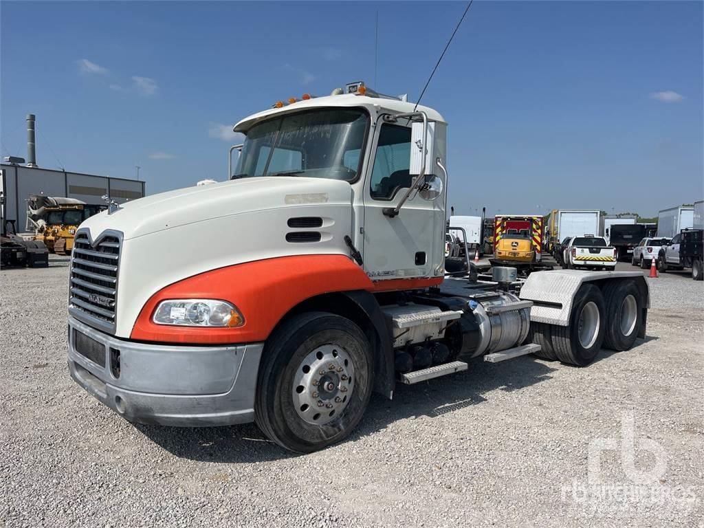 Mack CXU613 Trekkvogner
