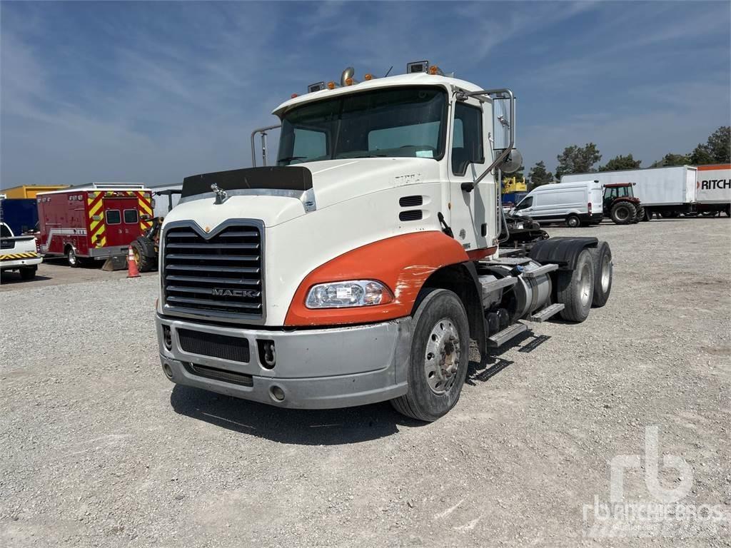 Mack CXU613 Trekkvogner